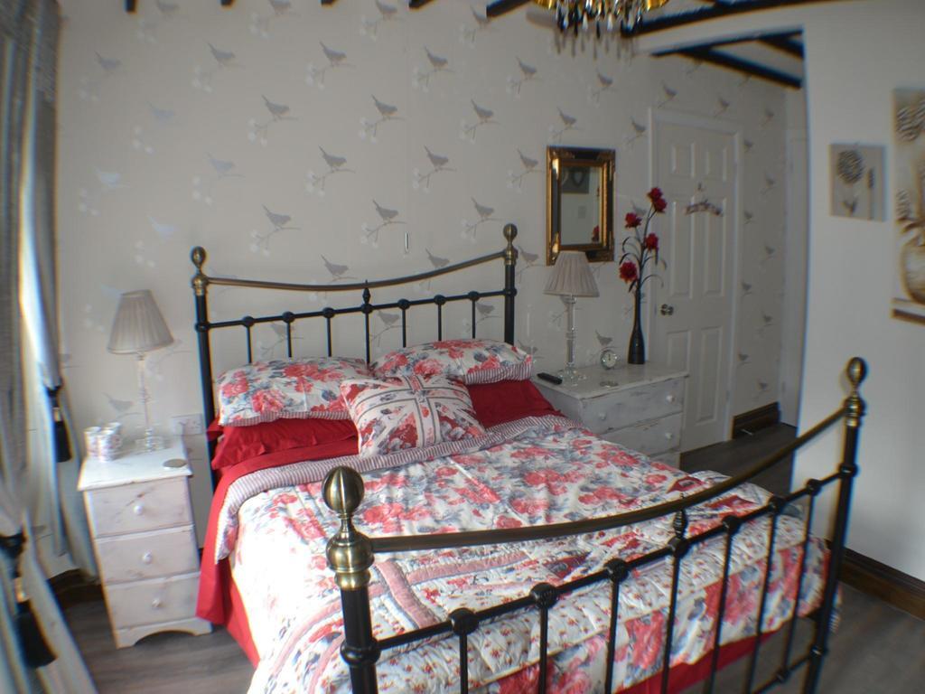 La Gallerie Bed and Breakfast Combe Martin Rum bild